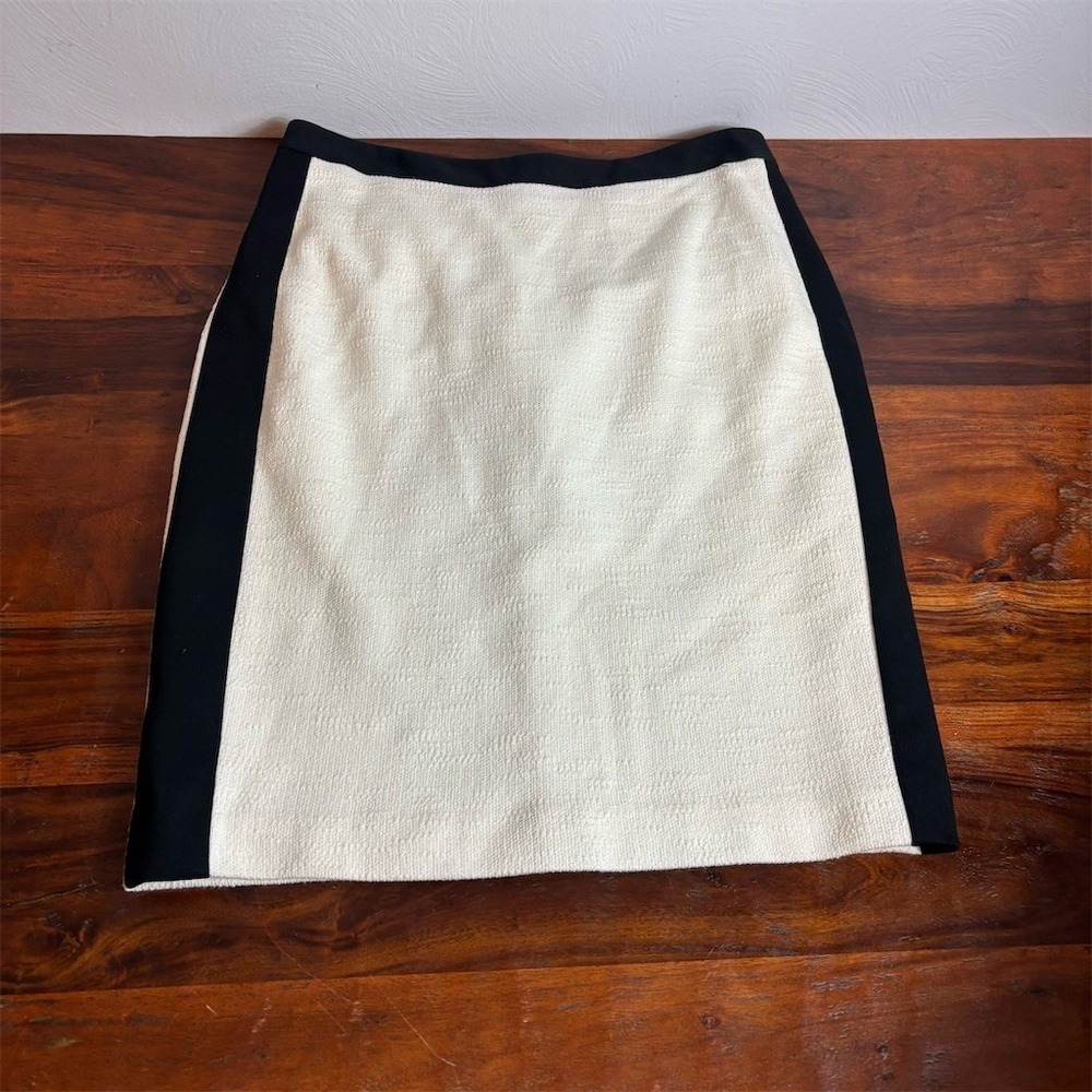 Nanette Lepore Skirt Womens Size 10 Ivory Boucle Pencil Knee Black Trim‎